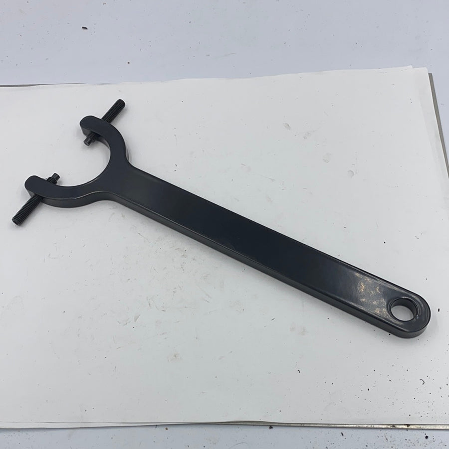 616017 - OIL SEAL HOLDER WRENCH 1963/71